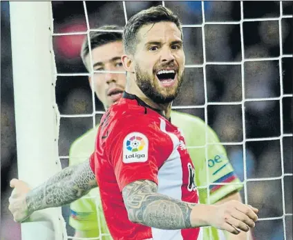  ?? FOTO: JUAN ECHEVERRÍA ?? Portería a cero Iñigo Martínez, junto a Yeray, volvió a firmar un gran partido en el centro de la defensa del Athletic