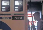  ?? PRATIK CHORGE/HT ?? The cost of diesel in the city dropped to ₹76.80 a litre on Saturday from ₹77.54 a litre on Friday.