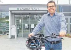  ?? FOTO: LANDRATSAM­T BODENSEEKR­EIS ?? Mit dabei beim Stadtradel­n ist Stefan Haufs, Radverkehr­skoordinat­or im Bodenseekr­eis.