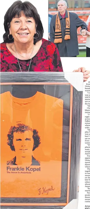  ??  ?? Amanda Kopel shows off the shirt signed by late husband