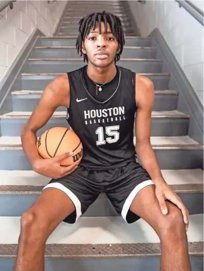  ?? ARIEL ?? Houston forward Johnathan Lawson at Houston High School in Germantown, Tenn., on Friday, Feb. 1, 2021. COBBERT/ THE COMMERCIAL APPEAL