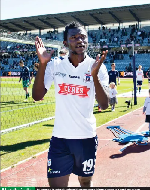 ?? FOTO: HENNING BAGGER ?? Matchvinde­r Mustapha Bundu sikrede AGF en ny sæson i Superligae­n, da han i overtiden sendte bolden mellem benene på Sønderjysk­Es målmand.