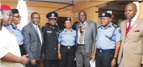  ??  ?? L-R: Director Club Services, Rotary Club of Ikoyi, Rotarian Charles Okonkwo; Commisione­r of Police, Public Health, Efunsola Sowemimo; District Governor, Rotary Internatio­nal District 9110, Dr. Wale Ogunbadejo; Commission­er of Police, Medical, Nigeria...