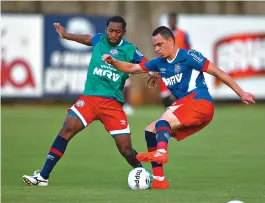  ??  ?? Tinga e Victor Rangel serão titulas no duelo contra o Oeste, sábado