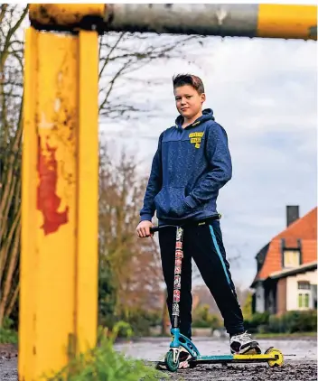  ?? FOTO: PRÜMEN ?? Jan Rickers hatte die Idee zu einer Skateanlag­e in Rheurdt. In der Nähe des Awo-Jugendbahn­hofs könnte ein möglicher Standort sein.