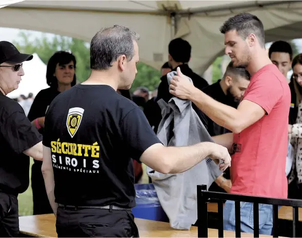  ?? PHOTO D'ARCHIVES ANNIE T. ROUSSEL ?? Les mesures de sécurité ont pris de l’ampleur l’an dernier au FEQ, avec la montée de la menace terroriste.