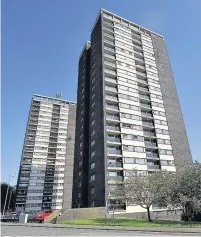  ??  ?? ●●Resident Robin Parker has spoken out in defence of the College Bank flats