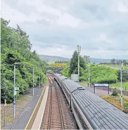  ?? ?? LIFE’S AMBITIONS: Main picture, Sophy Mitchell with her husband Kevin; top, Lynn Ashdown. Above, our rail services are worth protecting.