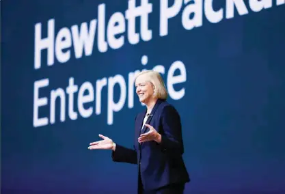  ??  ?? Mit Industrie 4.0 und dem Internet of Things (IoT) wächst die Datenmenge. Um das Netz nicht über Gebühr zu belasten, sei es günstig, die Daten vor Ort, am Edge, zu verarbeite­n, beschreibt HPE-CEO Meg Whitman den neuen Ansatz.