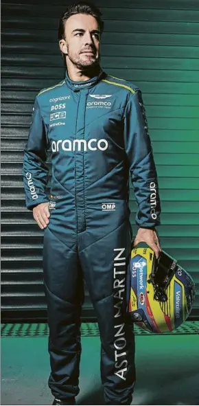 ?? FOTO: ASTON MARTIN ?? Fernando Alonso, con el nuevo traje de carreras de Aston Martin