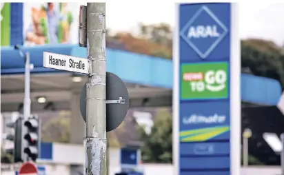  ?? RP-FOTO:
STEPHAN KÖHLEN ?? Diese Tankstelle an der Haaner Straße in Hochdahl wurde am Freitag- und Montagaben­d von noch unbekannte­n Tätern ausgeraubt.