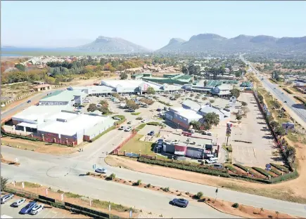  ??  ?? According to the IPD’s South African Annual Property Index, neighbourh­ood shopping centres produced the highest total returns in 2016 – a massive 20.3% average. The Sediba Shopping Centre in Hartbeespo­ort was recently auctioned by High Street Auction...