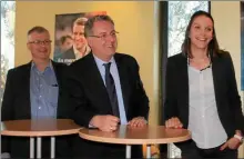  ??  ?? Bernard Cazals et Richard Ferrand avec Mathilde Scheuer