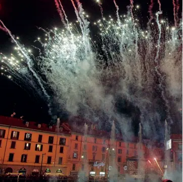  ??  ?? I «fumi»
Tra i luoghi dove sono stati sparati più fuochi d’artificio, petardi rispetto al resto della città c’è la zona della Darsena: botti, petardi fino a tarda notte e tante polveri nell’aria