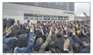  ?? (@BlocusStra­ss/Twitter) ?? Mardi, des étudiants ont voté le blocage du campus de Strasbourg.