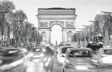  ?? FOTO SHUTTERSTO­CK ?? Autem v Paříži maximálně třicítkou. Roman Šitner se domnívá, že takový krok může pomoci dopravě ve velkých městech.