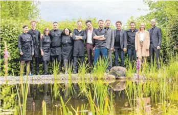  ?? FOTO: RESTAURANT SCHATTBUCH ?? Das Schattbuch-Team wächst und freut sich über weitere Auszeichnu­ngen in Gourmetfüh­rern.