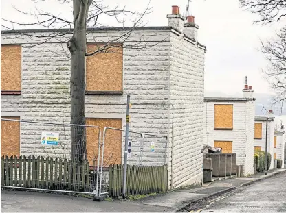  ?? Picture: Kris Miller. ?? Hillcrest Associatio­n wants to demolish 128 cottage flats and create new homes.