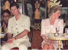  ?? FOTO: AFP ?? Auf Distanz: Charles und Diana 1989 in Indonesien.