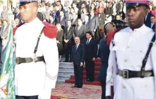  ?? PRESIDENCI­A ?? Honor a la Bandera. El presidente Danilo Medina encabezó ayer una ceremonia en el Palacio Nacional para honrar a los héroes que posibilita­ron la creación de una patria libre.