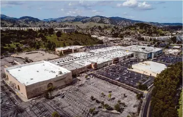  ?? Carlos Avila Gonzalez/The Chronicle 2021 ?? The nearly 44-acre Northgate Mall in San Rafael would become an “open air main street experience” that includes high-density housing under a redevelopm­ent proposal.