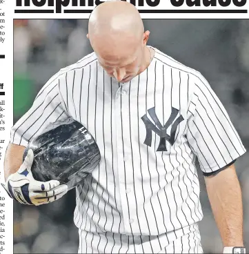  ?? Paul J. Bereswill ?? FALLING DOWN: Brett Gardner reacts after flying out for the final out in the Yankees’ 5-2 loss to the White Sox on Friday night at Yankee Stadium.