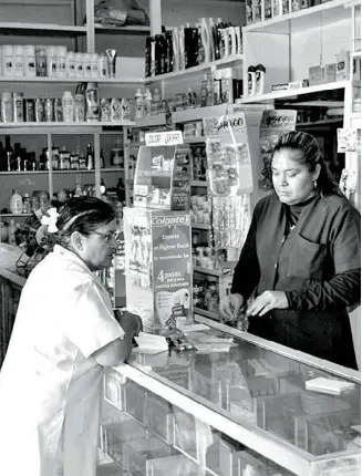  ??  ?? El comercio más antiguo de Salamanca, la Botica del Señor del Hospital