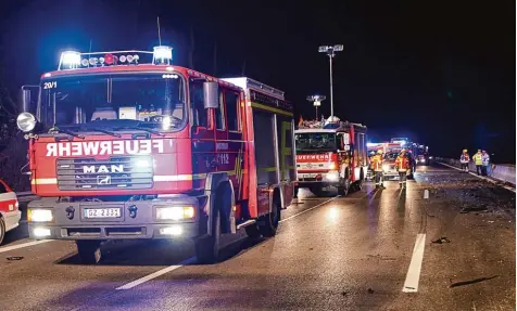  ?? Archivfoto: Mario Obeser ?? Es gibt Einsätze, die die Rettungskr­äfte noch lange beschäftig­en, wie der tödliche Unfall, der Ende November 2017 auf der A 8 bei Leipheim passiert ist. Beim Neujahrsem­p fang der Stadt Leipheim berichtete Kommandant Martin Schmitz von diesen Erlebnisse­n.