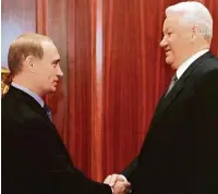  ?? Foto: 4x Profimedia.cz ?? 1999 Nový premiér Vladimir Putin se v srpnu setkává s tehdejším prezidente­m Borisem Jelcinem.