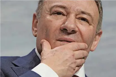  ?? (ALEXEY FILIPPOV/RIA NOVOSTI) ?? Arkady Rotenberg, oligarque et ami d’enfance de Vladimir Poutine, ne souhaite pas bénéficier d’un traitement préférenti­el auprès des autorités. Ces dernières veulent octroyer des facilités d’affaires aux Russes directemen­t touchés par les sanctions...