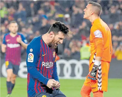  ?? REUTERS ?? Con ganas. Así grita Messi su gol convertido de penal. Luego, Masip le atajó otro en el complement­o.