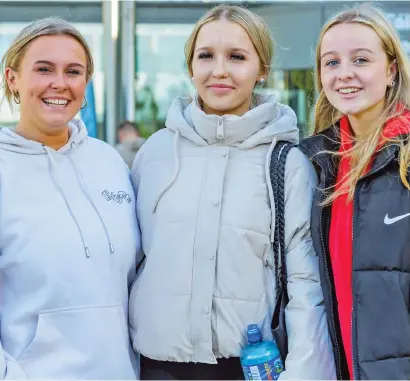  ?? ?? Aoife Hayes, Katryna O’Hara and Amy Murray at the recent ATU Sligo induction day for new first year students.