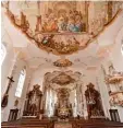  ??  ?? Die Fresken der Kirche zählen zu den be deutendste­n Werken des Donauwörth­er Barockmale­rs Johann Baptist Enderle.