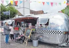  ?? FOTO: BRIGITTE WALTERS ?? Ein Streetfood­markt wie hier in Markdorf soll im kommenden Jahr beim Jubiläumsw­ochenende in Immenstaad stattfinde­n.