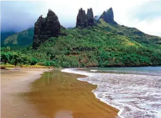  ??  ?? Rugged rambling
There’s good hiking on these isles, including around Hatihea on Nuku Hiva (above) and Papenoo, towards Tahiti’s north