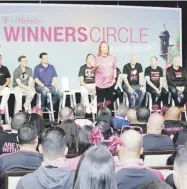  ?? suministra­da ?? El “Winners Circle” de T-Mobile trajo a la isla 1,500 empleados. Al centro, John Legere, CEO de T-Mobile USA.