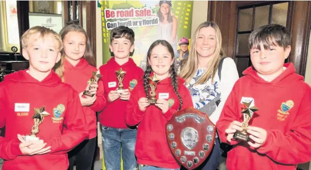  ??  ?? Pupils from Cwmdar County Primary School who won the annual Rhondda Cynon Taf Council Highway Code quiz