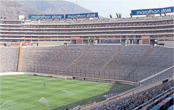  ?? Luka GonzaLes / afp ?? el estadio Monumental de lima, para 80.000 espectador­es, ya está listo para el partido decisivo