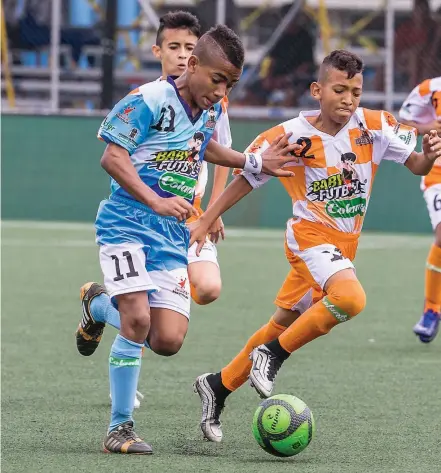  ??  ?? La Nubia se clasificó con puntaje perfecto, 9 puntos y sin gol en contra en el Babyfútbol que entra en la recta final.