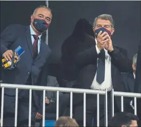  ?? FOTO: MONTILLA ?? Laporta y Yuste estuvieron en el palco del Nuevo Mirandilla para animar al equipo