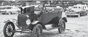  ?? PHOTOGRAPH­Y/GREEN LAWN ABBEY MATT REESE ?? Cars on display at the 2019 car show at Green Lawn Abbey.