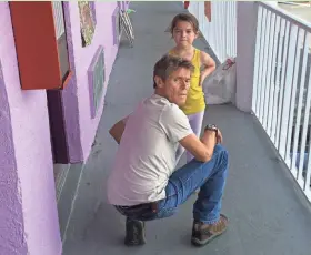  ?? MARC SCHMIDT ?? Willem Dafoe stars opposite Brooklynn Prince in “The Florida Project” — one of three notable movies featuring the Appleton native this year.