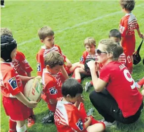  ??  ?? L’ancienne joueuse du TCMS, Julie Falconetti, qui est aussi éducatrice à l’école de rugby de Balma, est l’une des trois pièces maîtresses de la création de la section féminine au BORC.