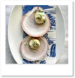  ?? HANNAH MCKEE/FAIRFAX NZ ?? The ginger and seasame scallops at China Doll can sell out quickly.