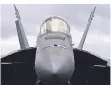  ?? FOTO: DPA ?? Ein F-18-kampfflugz­eug auf einem Flugzeugtr­äger der USA.