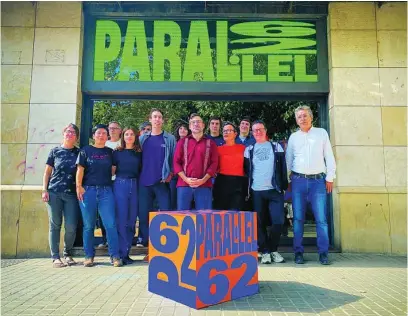  ?? EP ?? El nuevo equipo de Paral·lel 62, ayer en marcha en la conocida arteria barcelones­a