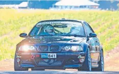  ?? Picture: JUSTIN BRIERTY ?? POWER: Brian Ritchie and Ben Elliott compete in their 2003 BMW E46 M3 at Gordonvale.