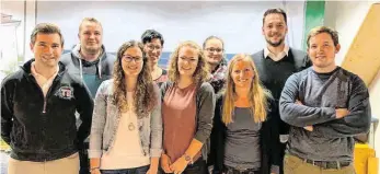  ?? FOTO: ?? Der neue Vorstand (von links nach rechts, vordere Reihe): Manuel Leon, Jeanette Galster, Anna-Lena Notz, Stefanie Baumann, Bastian Kutter; (von links nach rechts, hintere Reihe): Lukas Müller, Angelika Bischofber­ger, Martina Ettmüller, Timo Schmid. Nicht auf dem Bild ist Franziska Ettmüller.