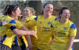  ?? ?? The Kestrels celebrate after scoring a last-gasp winner