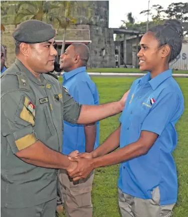  ?? Photo: Waisea Nasokia ?? Peacekeepi­ng Support Operations director and the Republic of Fiji Military Force, military advisor Lieutenant Colonel Pacolo Luveni farewells the officers in Nadi on December 25, 2017.